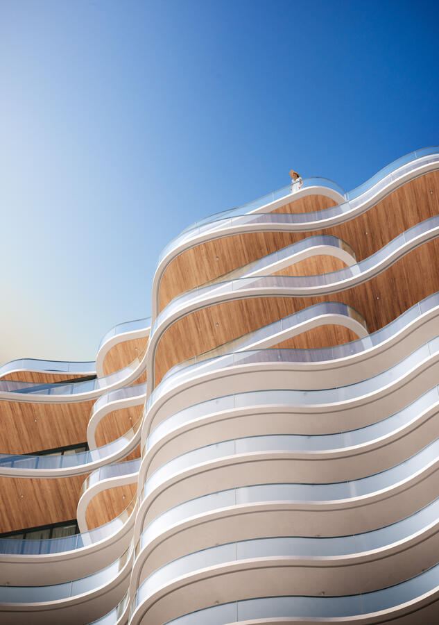 EXTTOP OF TOWER CLOSE UP CURVED BALCONIESVIEW 09_FD